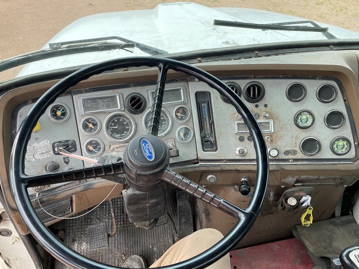 1995-ford-l9000-image-64