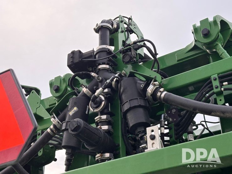 2023-john-deere-612r-image-100