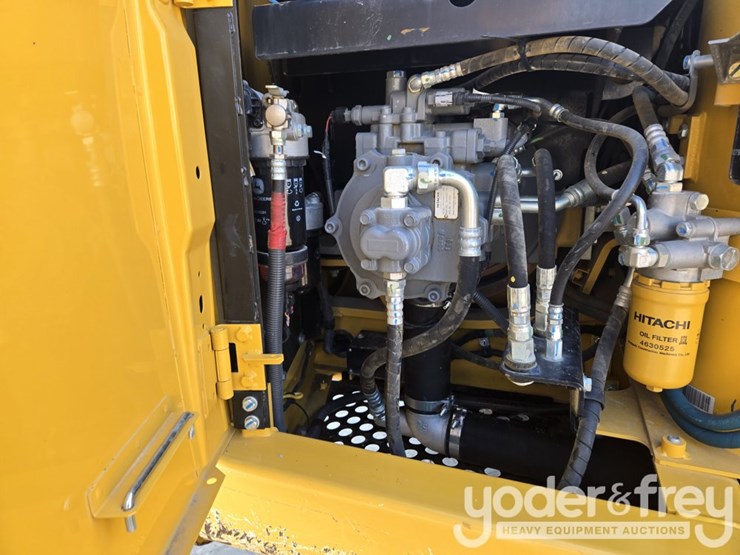 2022-deere-130g-image-59