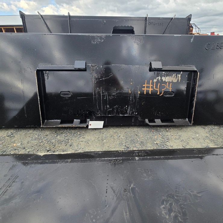 #434 • Skid steer bucket