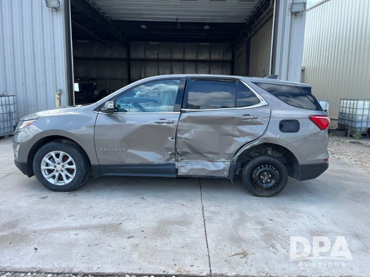 2018-chevrolet-equinox-lt-image-16