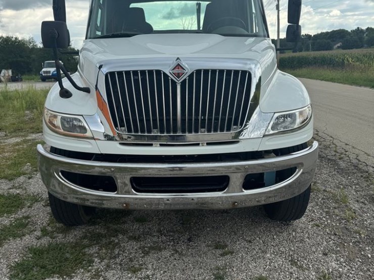 2013-international-durastar-4400-image-3