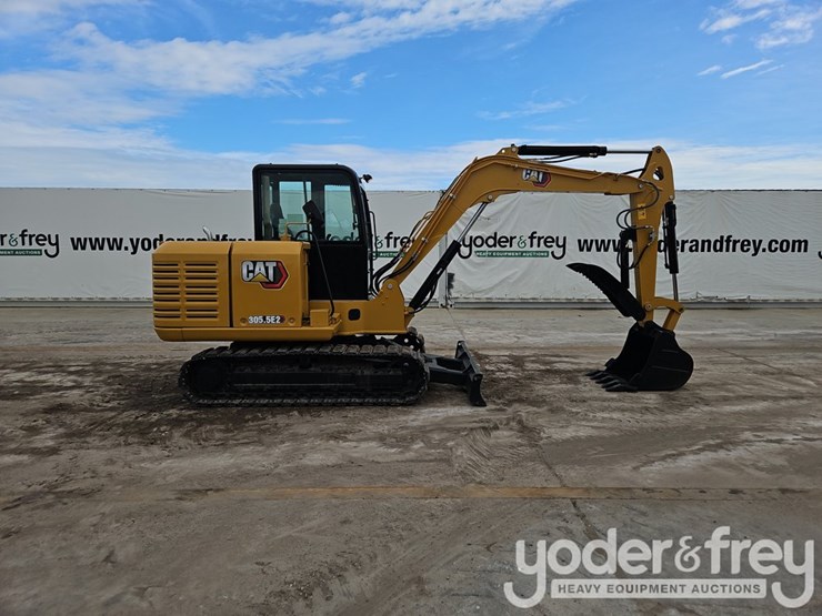2021-caterpillar-305.5-image-5