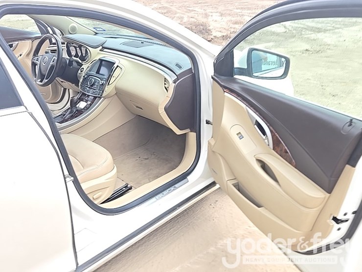 2010-buick-lacrosse-cxs-image-61