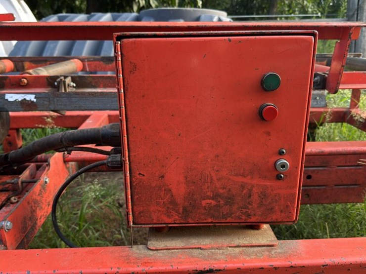 #130-•-2000-wood-mizer-200-twin-blade-edger-image-9