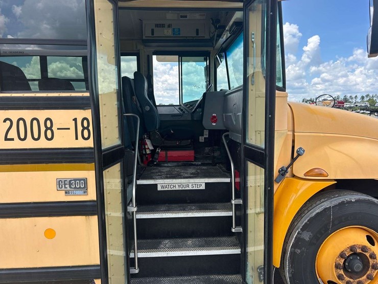 2009-ic-corporation-pb105-school-bus-image-10