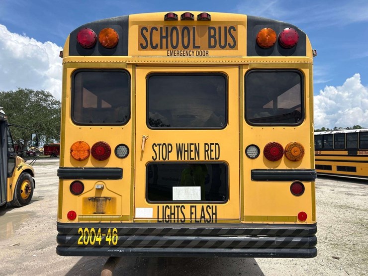2004-ic-corporation-3000ic-school-bus-image-28