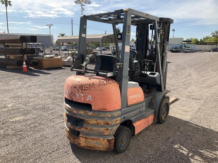 toyota-42-6fccu25-forklift-image-5