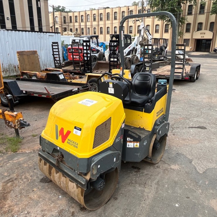 Wacker Neuson RD12 Ashpalt Ride-On Roller