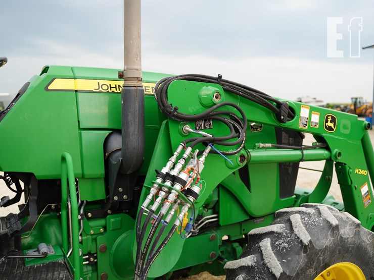 2013-john-deere-5100e-image-25