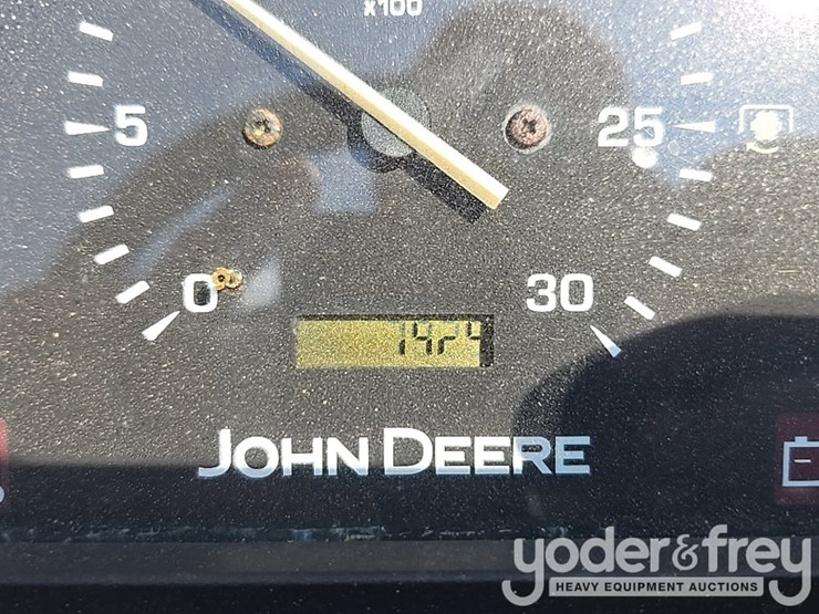 2009-john-deere-3038e-image-46