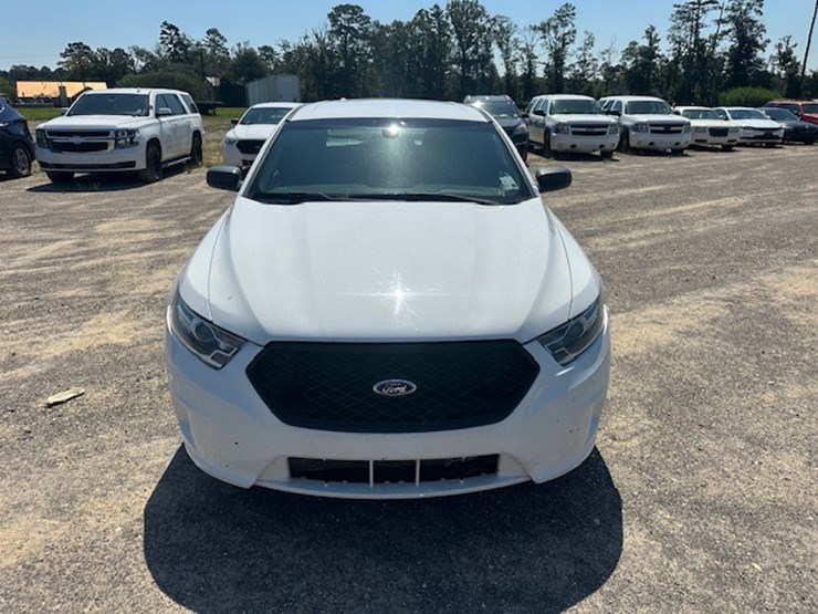 #23001-•-2017-ford-taurus-image-6