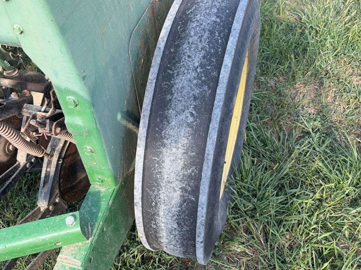 john-deere-8300-image-4