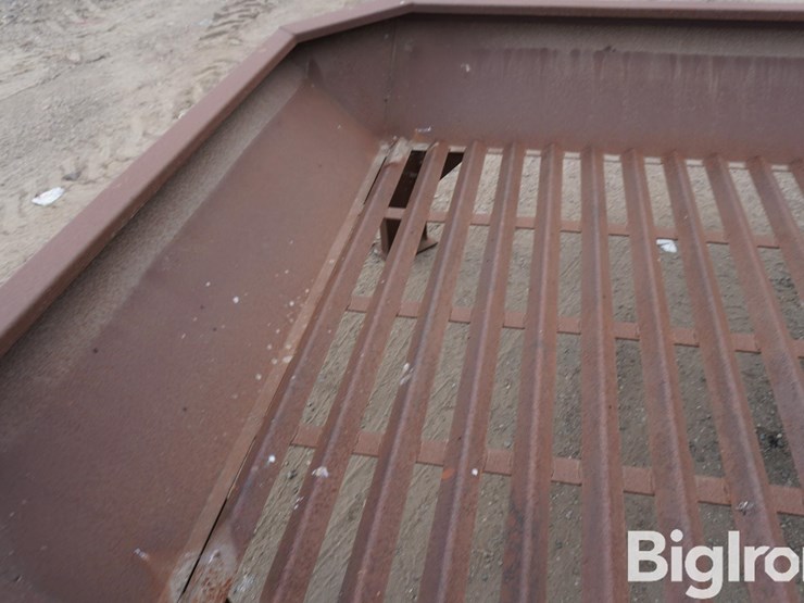 7'x8'x28"-tall-hay-feeder-image-10