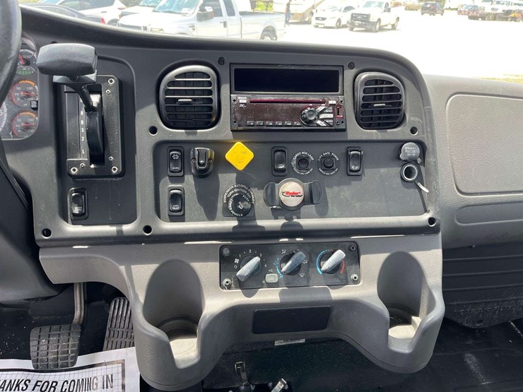 2018-freightliner-m2-106-cab-and-chassis-truck-image-10