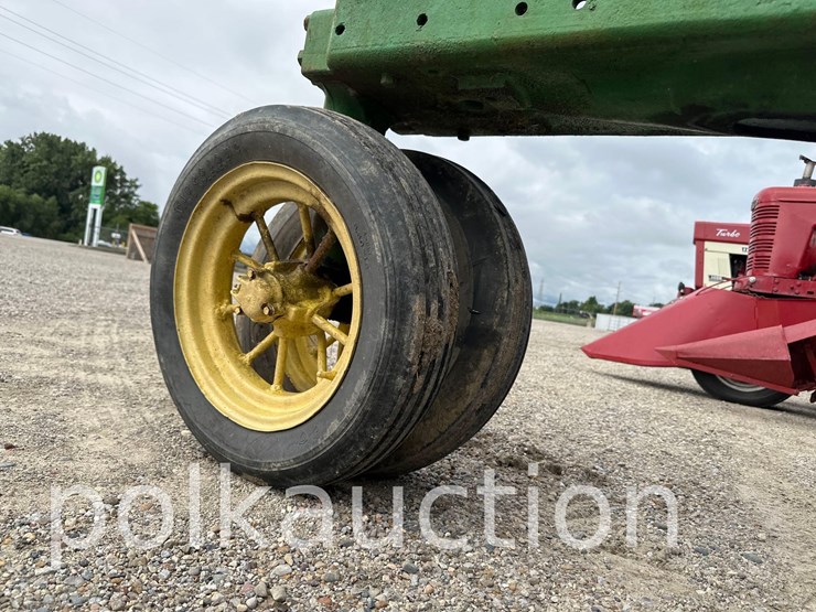1982-john-deere-b-image-12