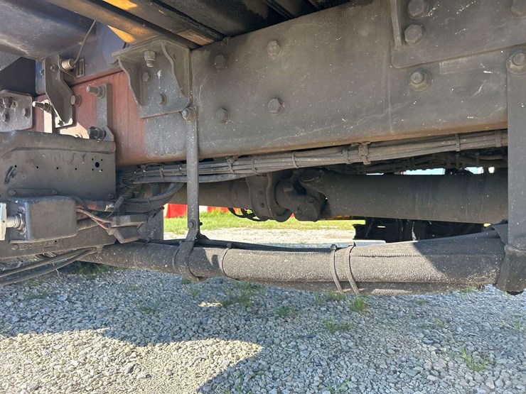 garbage-truck-image-8