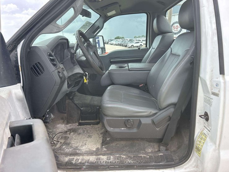 2015-ford-f550-image-12