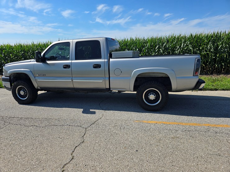 2003-chevrolet-2500-image-13