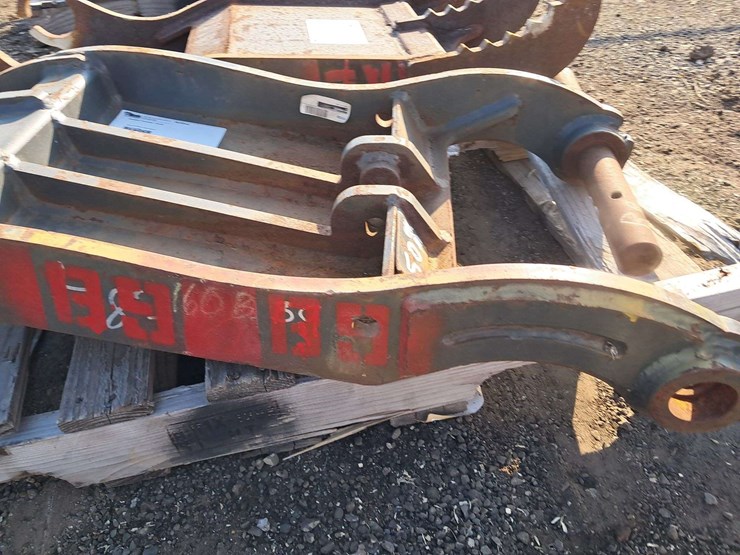 hydraulic-excavator-thumb-image-3