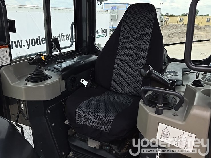 2020-komatsu-d61px-24-image-51