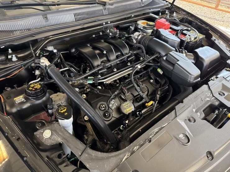 2013-ford-taurus-sdn-image-9