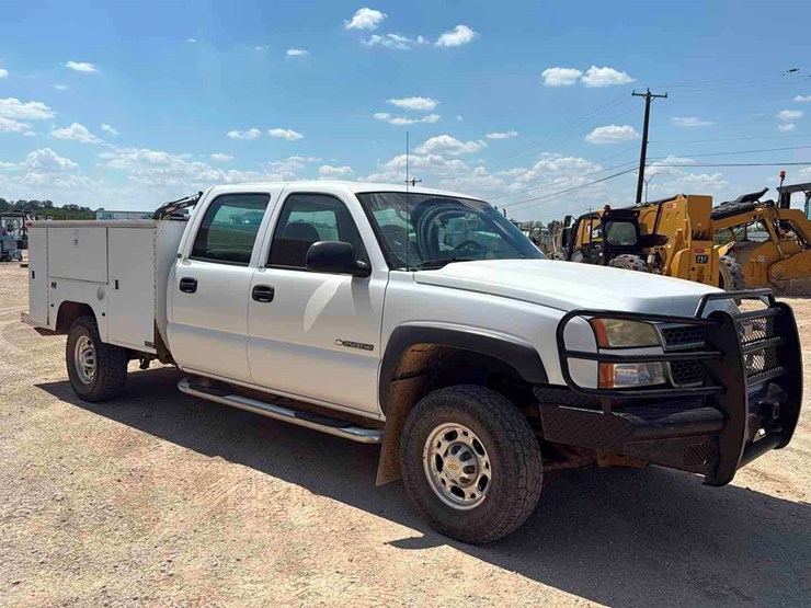 2005-chevrolet-silverado-image-3