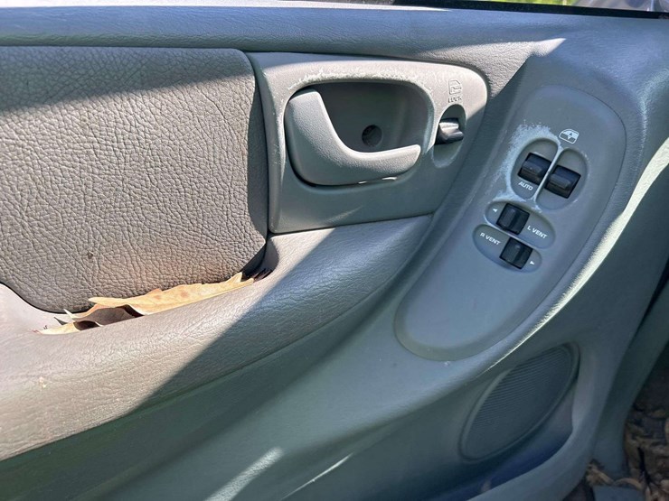 2005-dodge-caravan-image-10