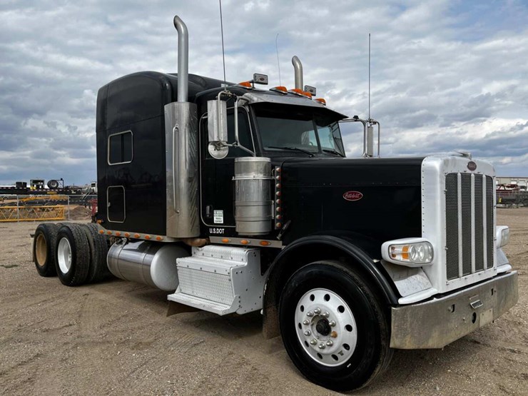 2013-peterbilt-388-image-13