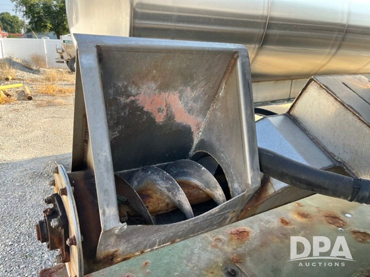 2013-b-b-dry-tender-trailer-(jn2724,-unit-108077)-image-39