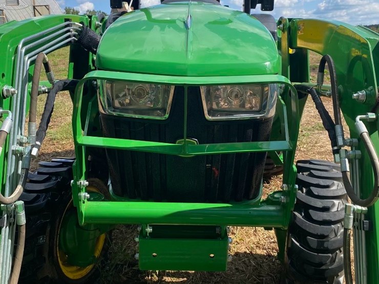 2023-john-deere-3043d-image-7