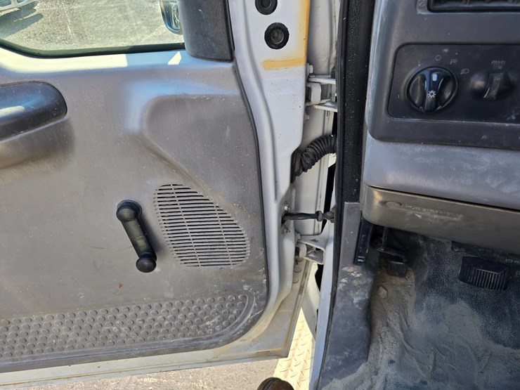 2000-ford-f550-image-52