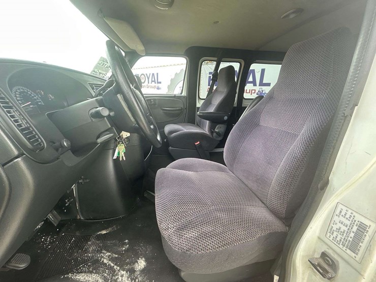 2001-dodge-ram-wagon-3500-passenger-van-image-12