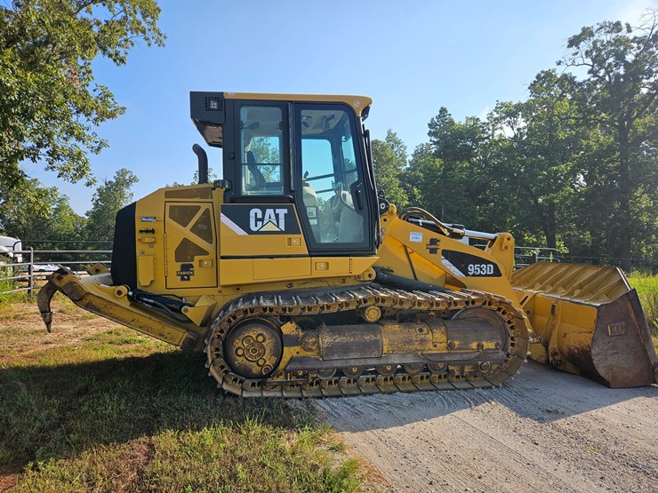 2014-caterpillar-953d-image-23
