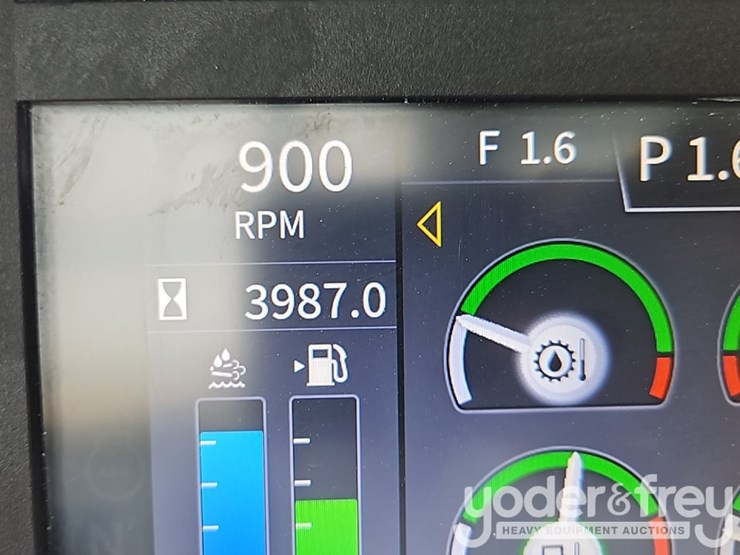 2022-deere-850l-lgp-image-41