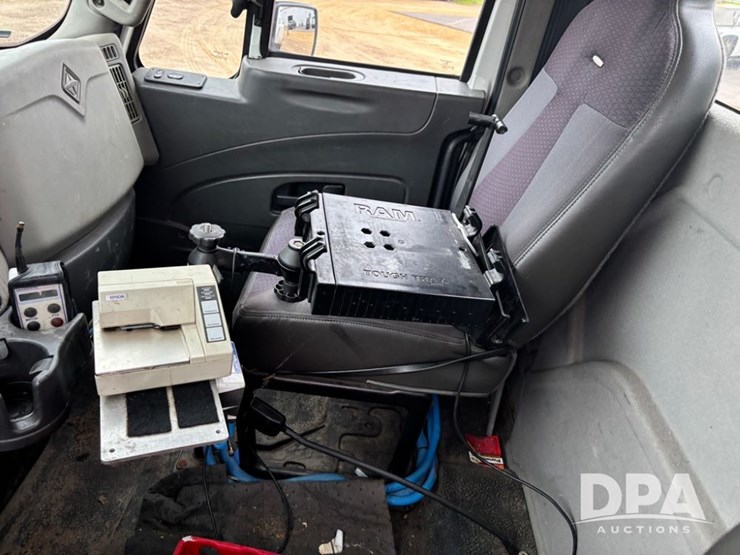 2013-international-durastar-4400-image-60