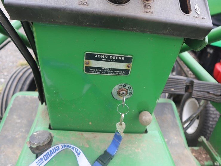 john-deere-300-image-18