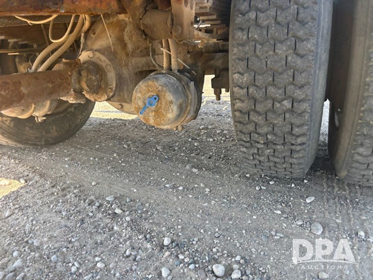 2000-ihc-4900-dry-tender-truck-(dr12098,-unit-25102)-image-42