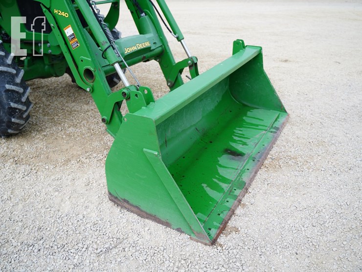 2015-john-deere-5075e-image-16