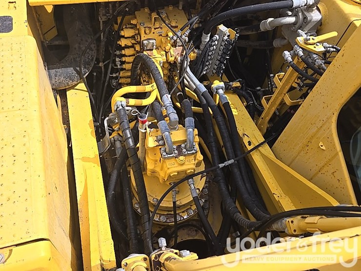 2019-komatsu-pc360-lc-11-image-32