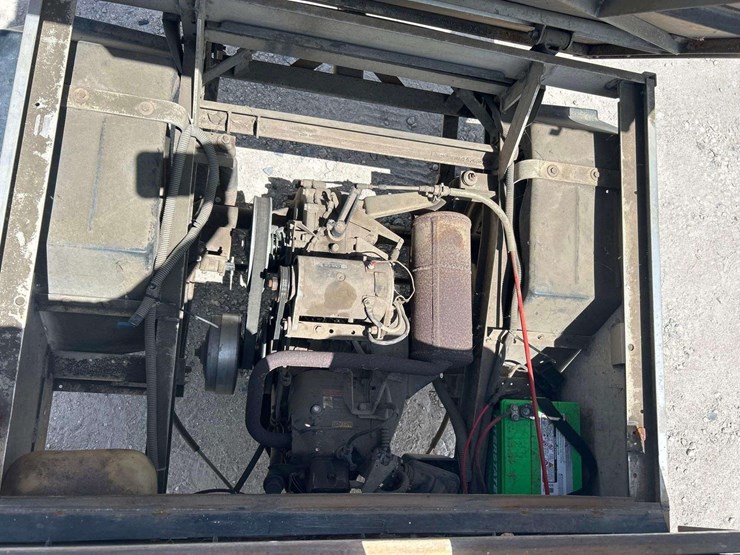 2001-club-car-carryall-utility-cart-image-9