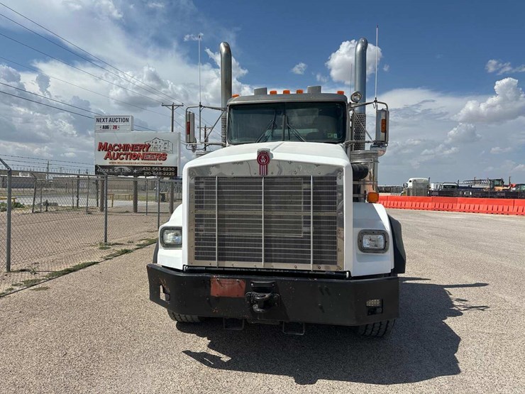 2008-kenworth-t800-image-2