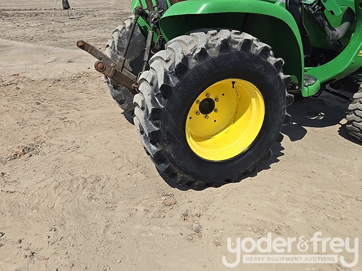 2009-john-deere-3038e-image-19
