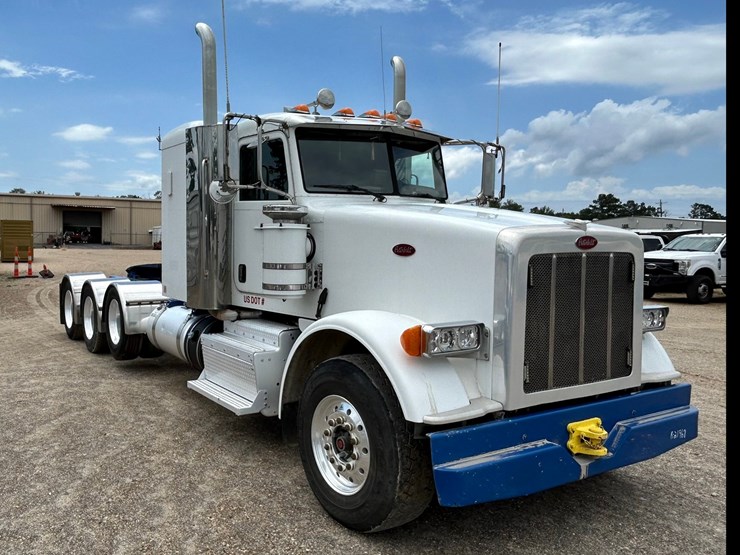 2013-peterbilt-367-image-3
