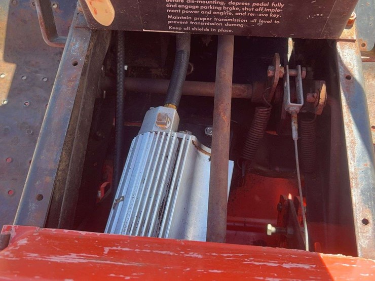ariens-s14g-lawn-tractor-image-18