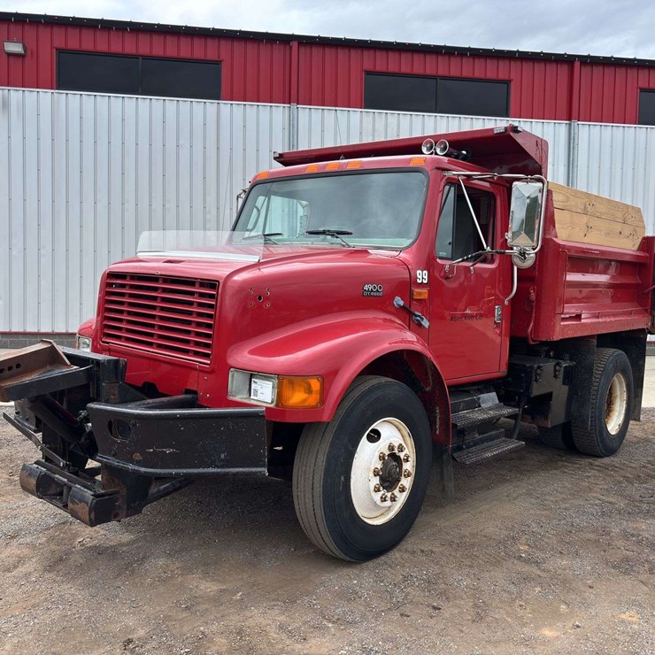 1999 INTERNATIONAL 4900