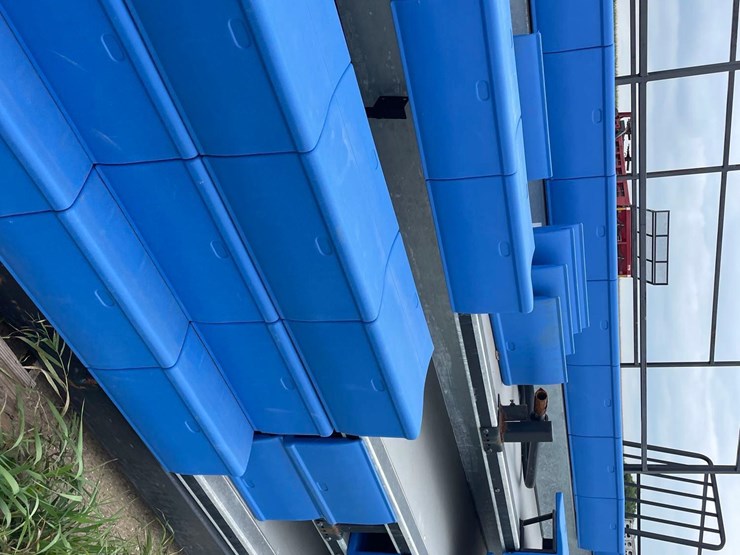 4-sections-of-bleachers-image-14