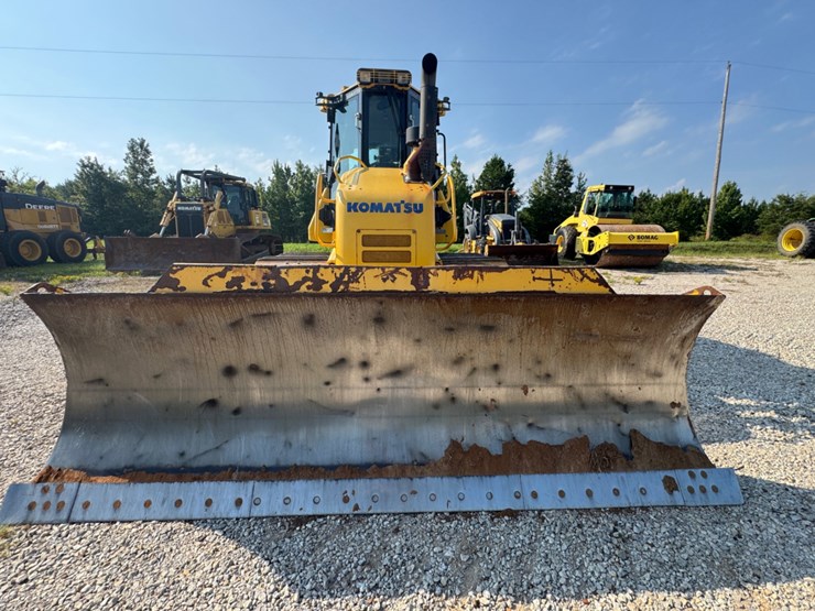 2017-komatsu-d61-image-2