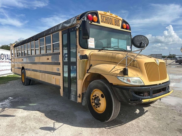 2009-ic-corporation-pb105-school-bus-image-2