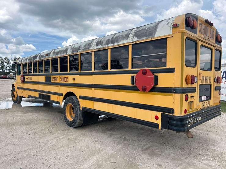 2004-ic-corporation-3000ic-school-bus-image-4